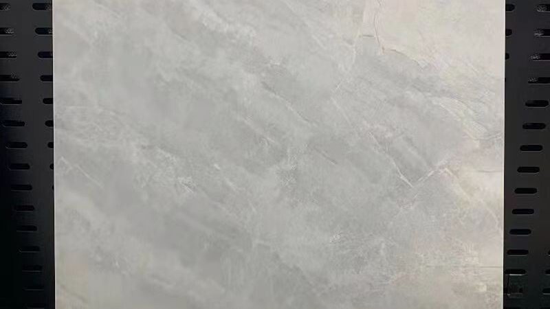 卫生间瓷砖拉槽防滑，这样操作更安心**