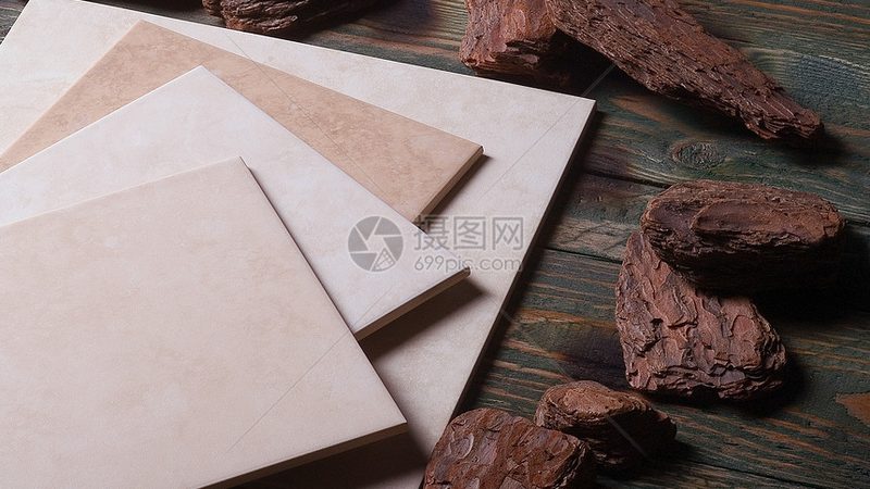 客厅墙砖上墙的价格主要由以下几部分构成：